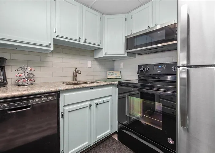 Picturesque 2-bedroom Ocean Trail Steps From The Beach!