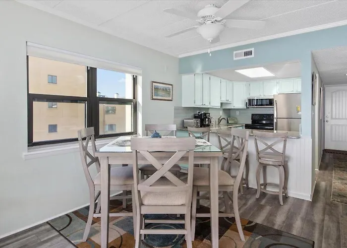 Picturesque 2-bedroom Ocean Trail Steps From The Beach! Ocean City