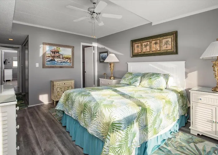 Picturesque 2-bedroom Ocean Trail Steps From The Beach! Сasa de vacaciones *