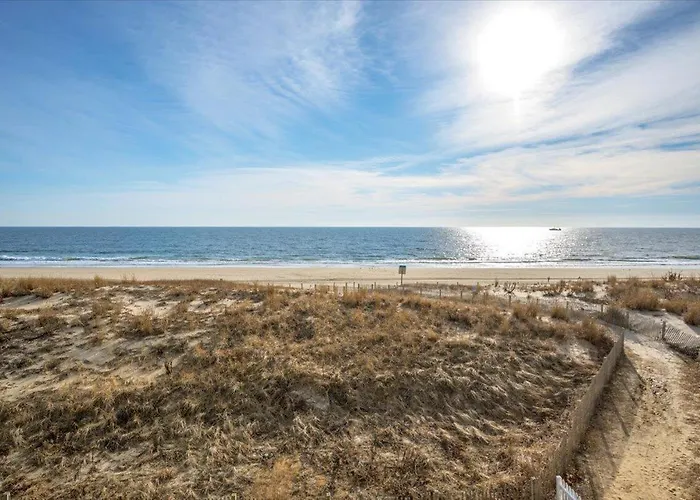Picturesque 2-bedroom Ocean Trail Steps From The Beach! Сasa de vacaciones