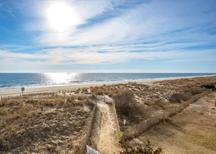 Picturesque 2-bedroom Ocean Trail Steps From The Beach! Сasa de vacaciones *