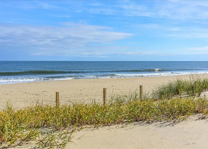 Picturesque 2-bedroom Ocean Trail Steps From The Beach! Сasa de vacaciones